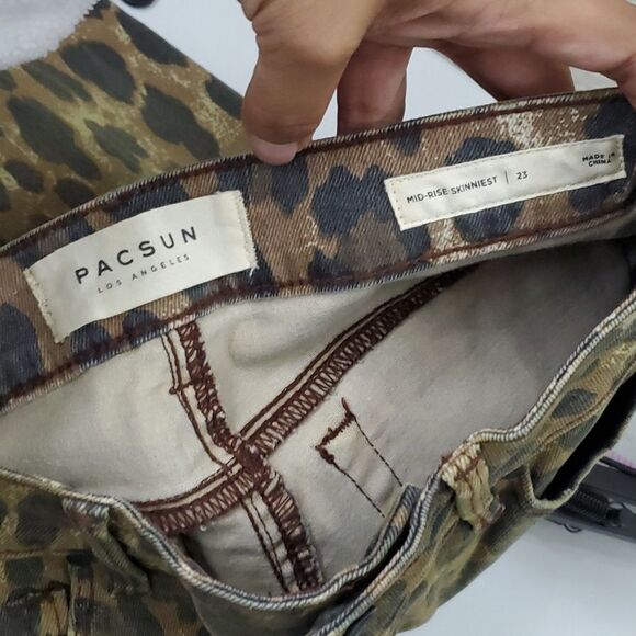 NWT Pacsun Distressed Ripped Leopard Mid-Rise Skinny Denim Jeans - Picture 4 of 12